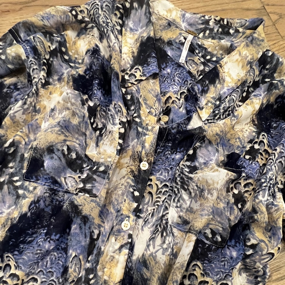 EUC ✵☽Free People☾✵ Sheer Button Down Blouse | Blue Roll Tab Animal Top | XS - Picture 11 of 15